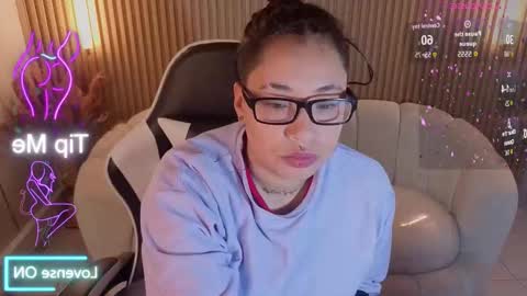 Holly  online show from November 17, 12:52 pm