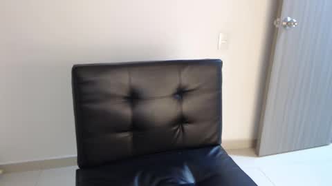 hollyshit_ online show from February 27, 3:51 am