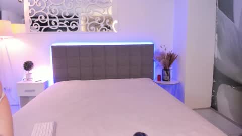 HollyTaillor online show from October 5, 12:24 pm