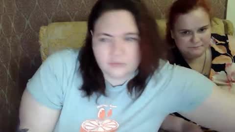 HollyXEva online show from April 17, 5:48 pm