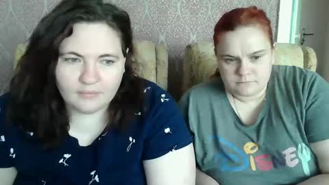 HollyXEva online show from April 13, 9:57 am