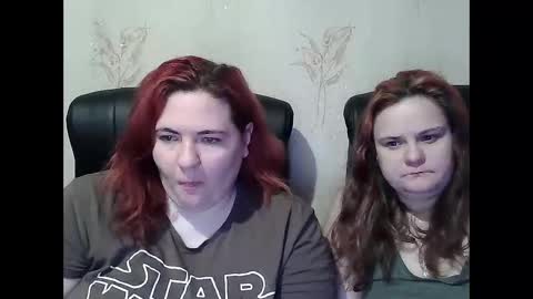 HollyXEva online show from February 8, 6:33 pm