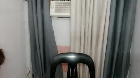 holy_maxine online show from June 3, 5:18 pm