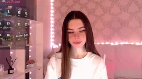 Snapshot of holymiax chatting on October 12, 3:32 am Mia online show from October 12, 3:32 am