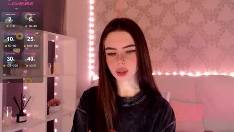 Snapshot of holymiax chatting on October 17, 3:54 am Mia online show from October 17, 3:54 am