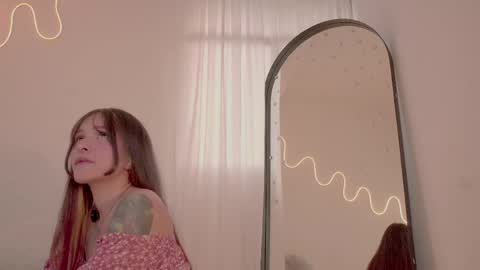 honeeeey_ online show from April 20, 10:57 pm