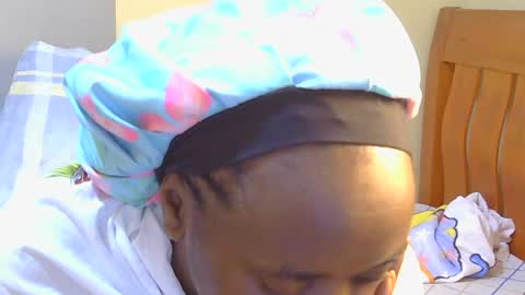 honey_caddy online show from June 24, 5:03 am