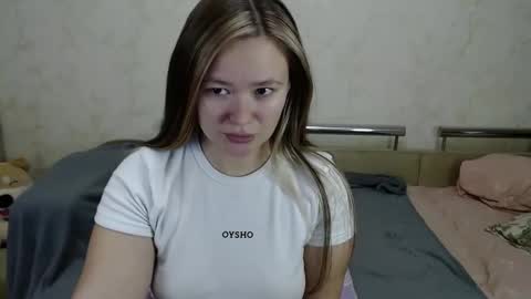 honey_caramelle online show from December 19, 9:16 pm