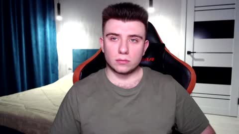 Wolfy online show from December 20, 3:31 pm