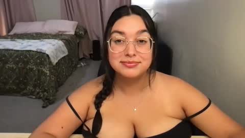 Tia online show from September 24, 11:33 pm