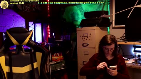 Honey and Bear online show from February 18, 2:59 am