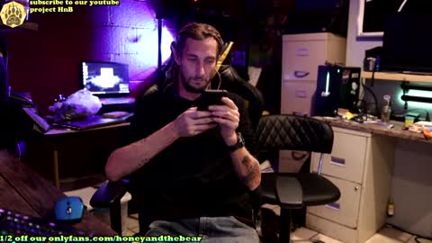 Honey and Bear online show from January 1, 3:45 am