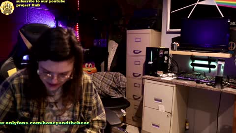 Honey and Bear online show from December 20, 3:47 am