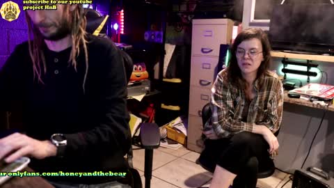 Honey and Bear online show from December 27, 3:53 am