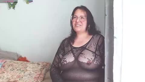 Snapshot of honeyhotpaty chatting on December 18, 8:03 pm sofia online show from December 18, 8:03 pm