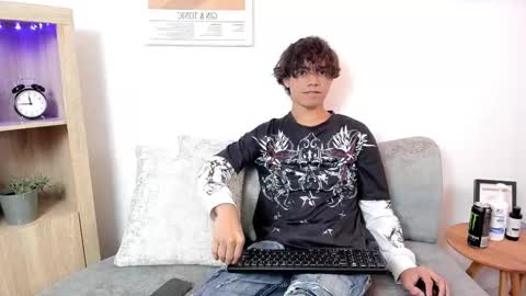 honeymoon_sariel online show from September 29, 8:08 pm