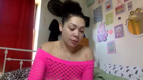 Snapshot of honeyruby chatting on October 22, 3:35 pm Ruby Sparks online show from October 22, 3:35 pm