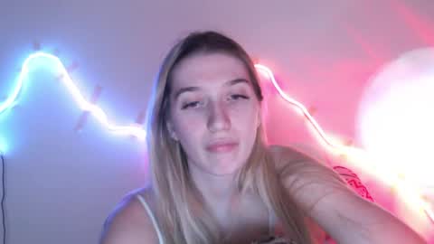 honeyveil online show from April 19, 3:57 pm