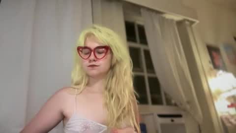 Emi Rose online show from September 22, 6:17 am