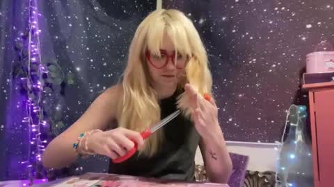 Emi Rose online show from January 8, 4:44 am