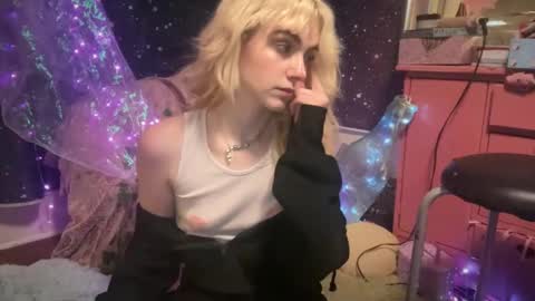 Emi Rose online show from March 11, 6:08 am