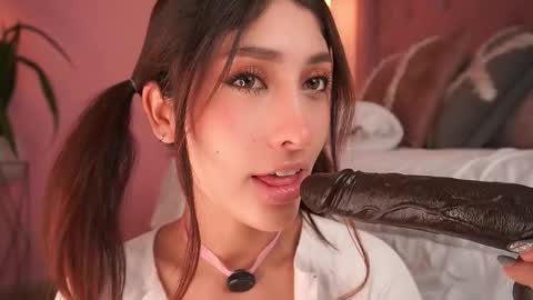 Honey Moon  Help me to reach 100 thumbs up online show from February 3, 7:51 pm