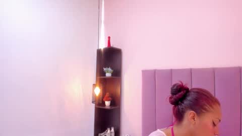 holly online show from November 10, 8:11 pm