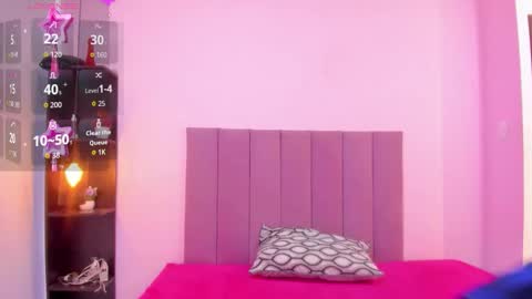 holly online show from October 6, 8:04 pm