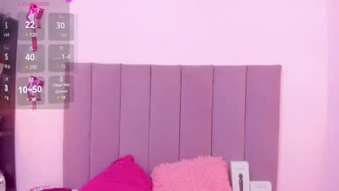 holly online show from October 8, 7:53 pm