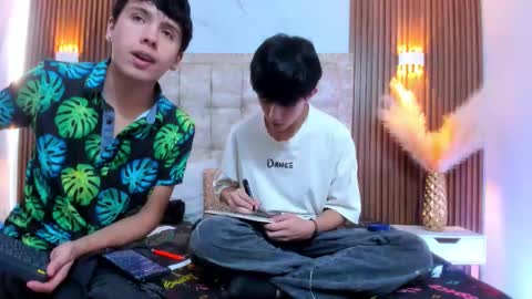 hoot_booys_ online show from November 19, 8:18 pm