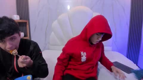 hoot_booys_ online show from January 14, 8:39 pm