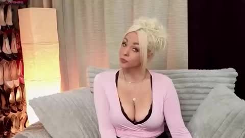 Hope Daylee online show from November 30, 3:35 am