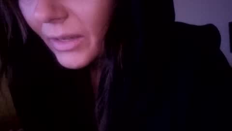 Snapshot of horneymomnextdoor chatting on October 2, 4:11 am horneymomnextdoor online show from October 2, 4:11 am