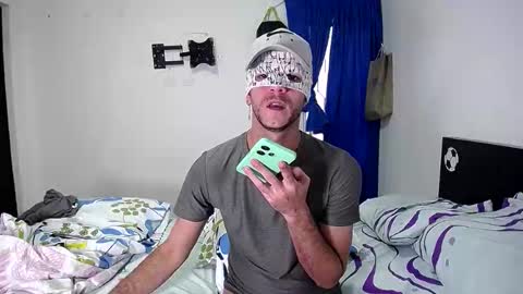 BoyHornyDirty online show from November 19, 9:57 pm