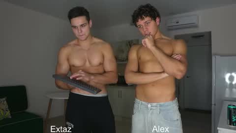 Extaz Athrey Howard online show from November 29, 3:52 pm