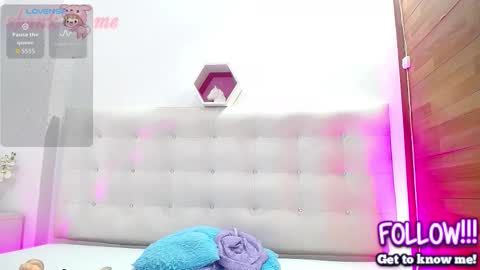 Juliette Roberts online show from November 15, 3:35 pm