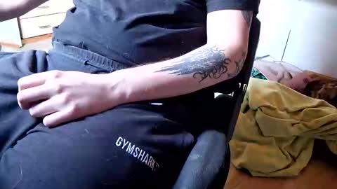 Snapshot of hornyandopenminded chatting on October 30, 1:33 pm hornyandopenminded online show from October 30, 1:33 pm