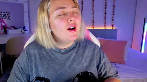 HornyCakee online show from April 9, 10:32 am