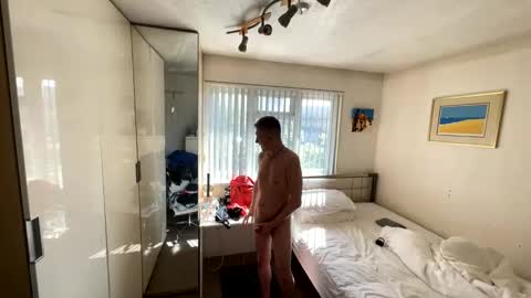 Hornylondon online show from April 14, 10:18 am