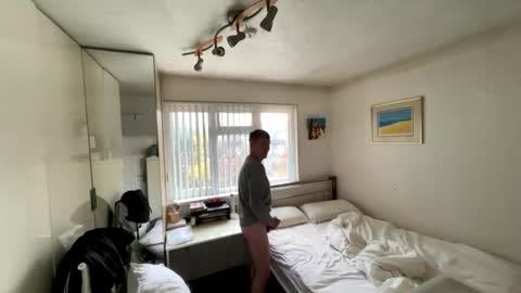 Hornylondon online show from November 7, 9:12 am