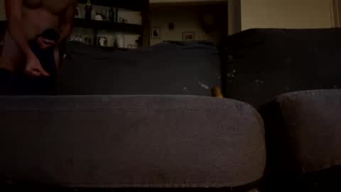 hornyonelooking1 online show from December 4, 11:24 am