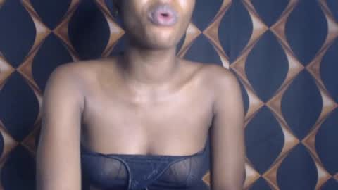 Bella online show from July 12, 3:59 pm