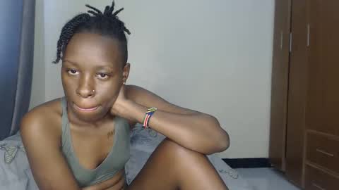 Snapshot of hornysouls01 chatting on October 20, 9:36 am hornysouls01 online show from October 20, 9:36 am