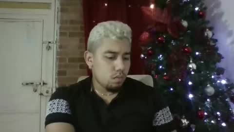 hot2512 online show from December 22, 12:17 am