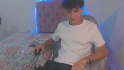 Salomon online show from January 6, 9:52 pm