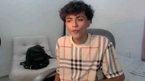 Salomon online show from December 5, 7:55 pm