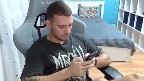 hot_cap_77 online show from December 21, 8:15 pm