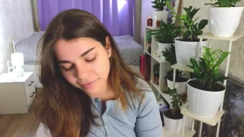 LiluCaroline online show from October 9, 4:45 pm