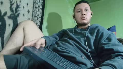 hot_guy36 online show from April 12, 4:22 pm