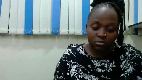 Linah online show from December 18, 3:40 pm